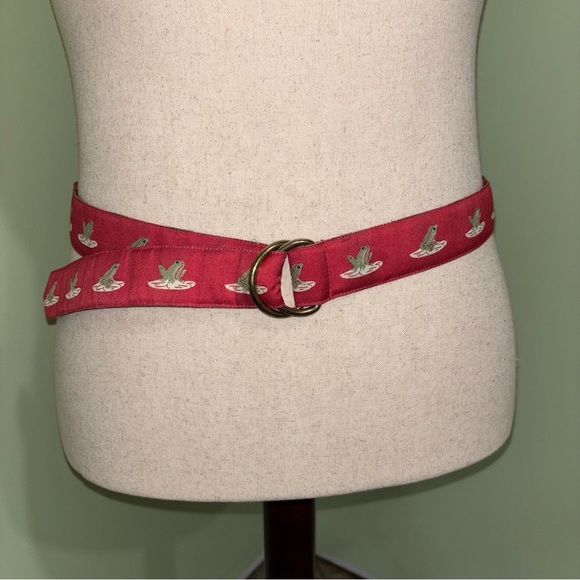 J McLaughlin Red Fabric Frog Belt Preppy Classic Made In USA Women’s Sz XL - Picture 4 of 5